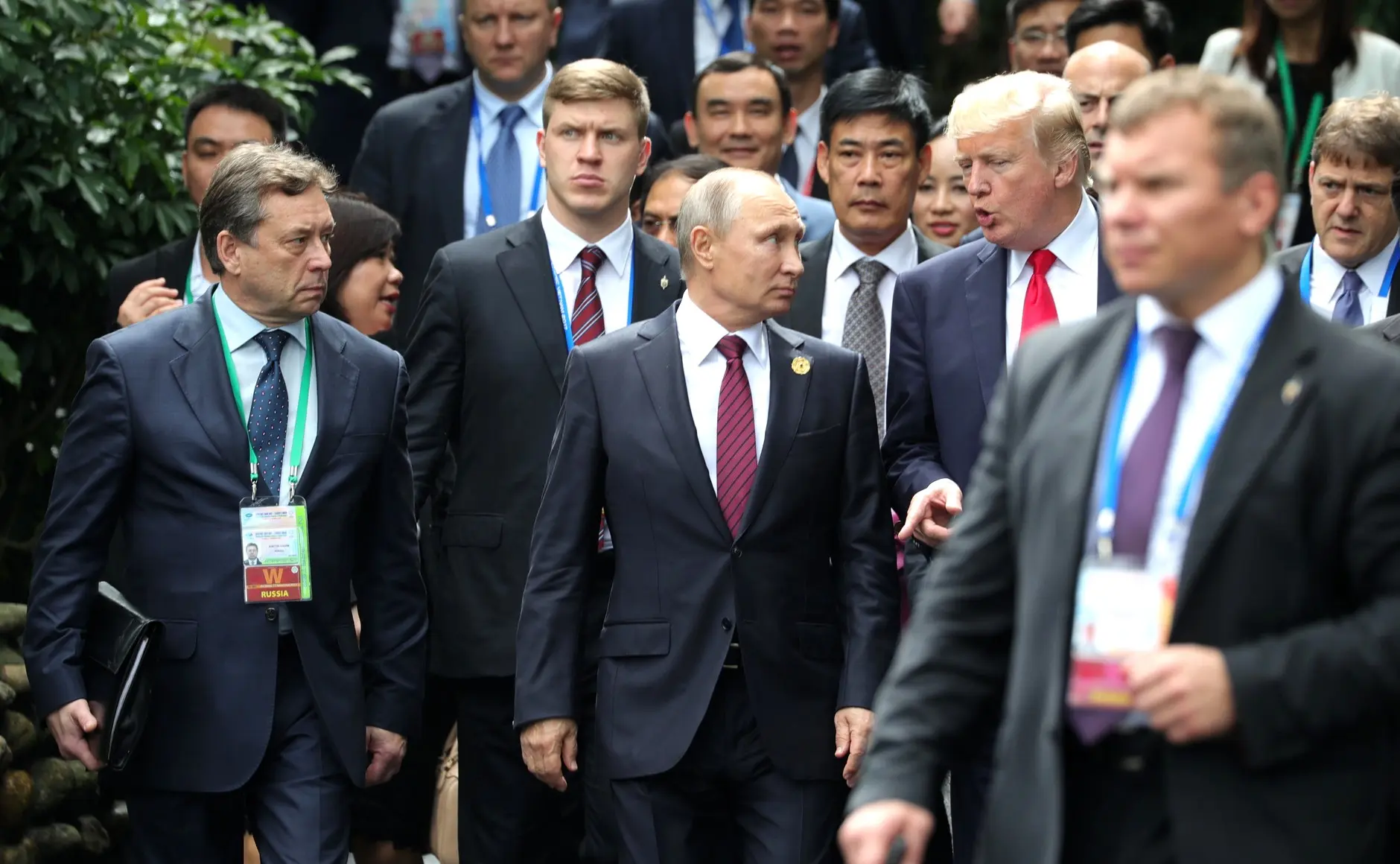 Путін смикає Трампа за ланцюг – The Independent