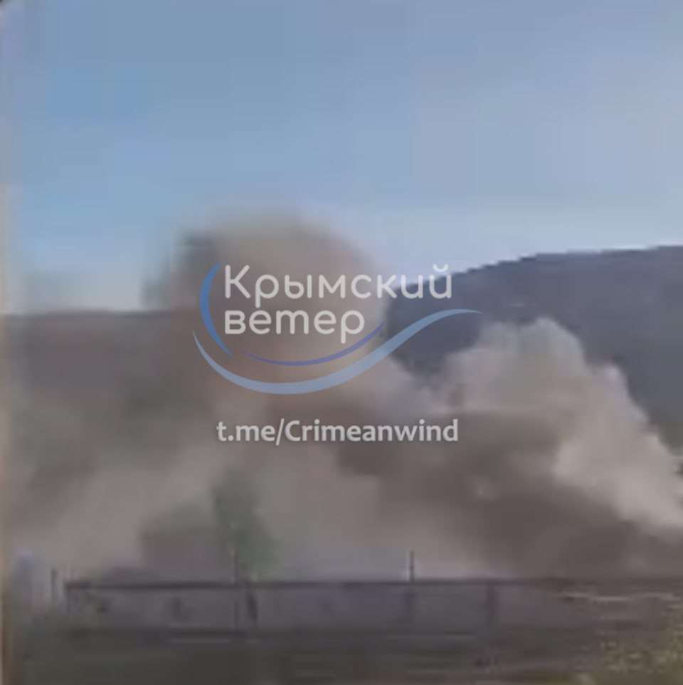 Вибухи в Криму: горить склад боєприпасів