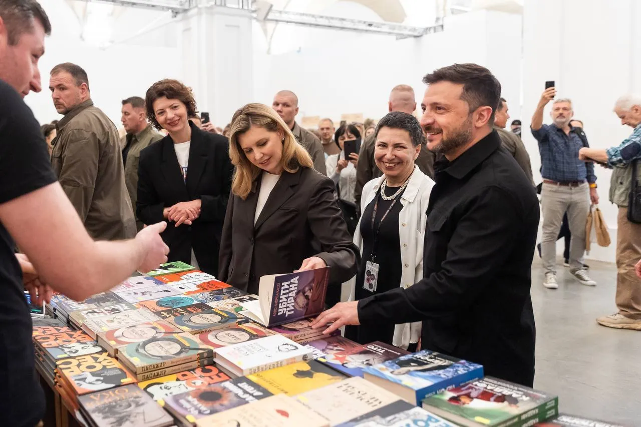 Зеленський з дружиною відвідав «Книжковий Арсенал»: які книги обрали
