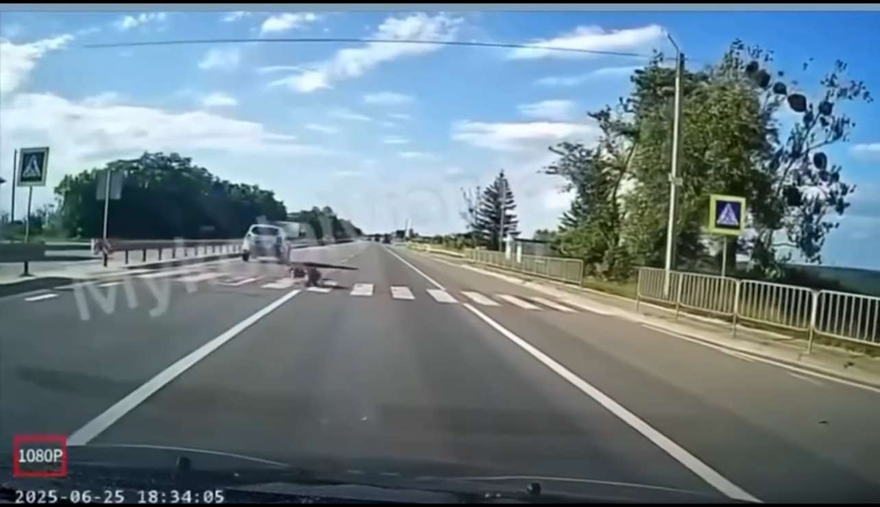 Патрульні на Львівщині збили неповнолітнього: відео потрапило в мережу