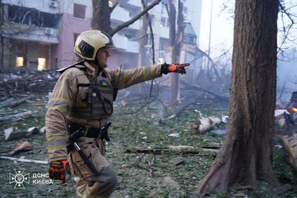 Наслідки російської атаки в Києві