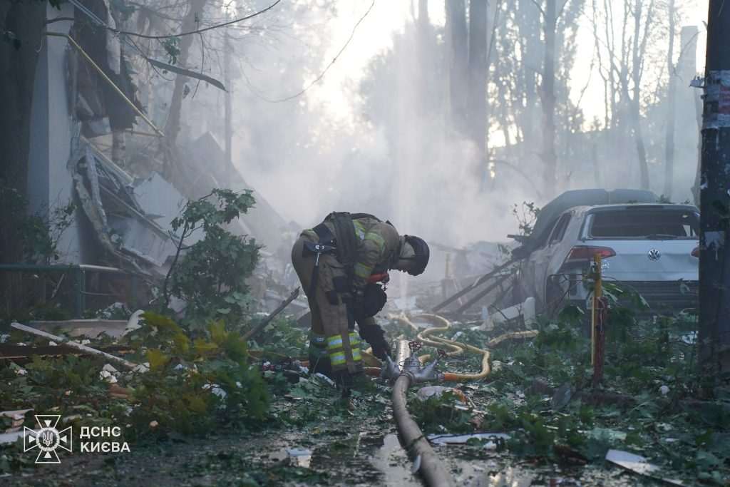 Наслідки російської атаки в Києві