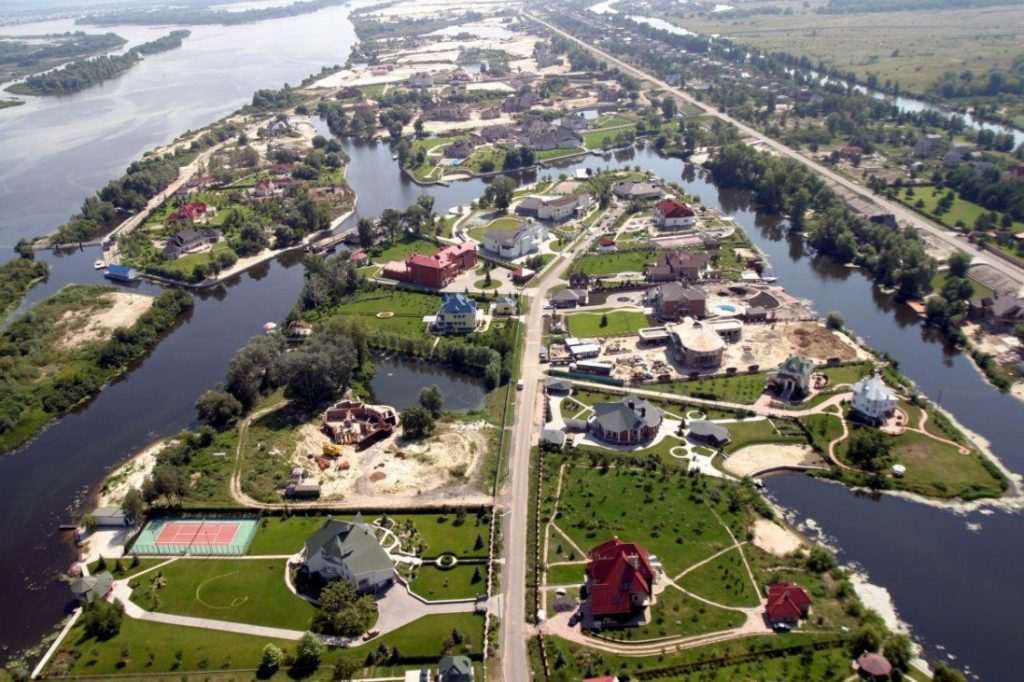 будинки прокурорів,Маєтки прокурорів у Козині,Нерухомість київських прокурорів,Нові мешканці Конча-Заспи будинки прокурорів Маєтки прокурорів у Козині