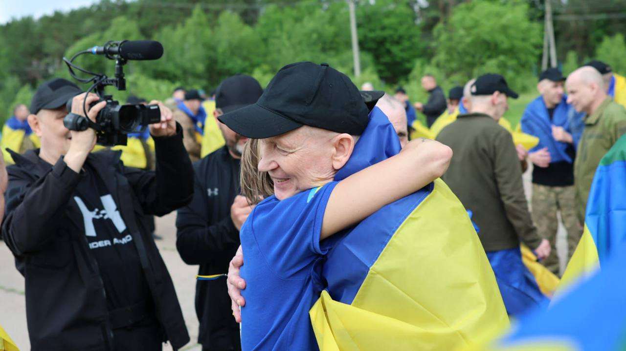 Наші нарешті вдома: відбувся новий обмін військовополоненими (фото) ➤ Prozoro.net.ua