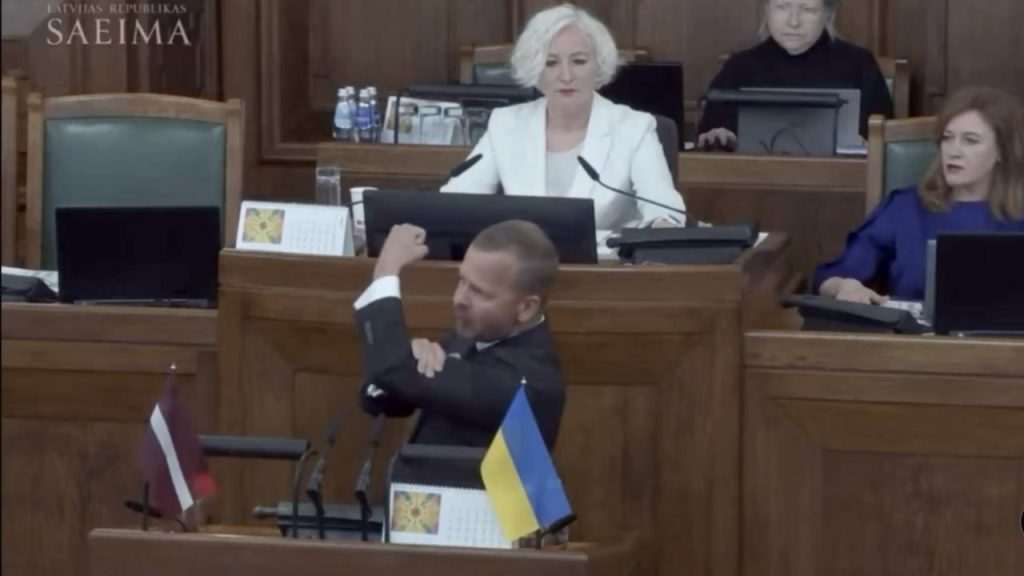Рослікова,Латвія,Сейм Латвії,Олексій Росліков,Світлана Чулкова Рослікова Олексій Росліков