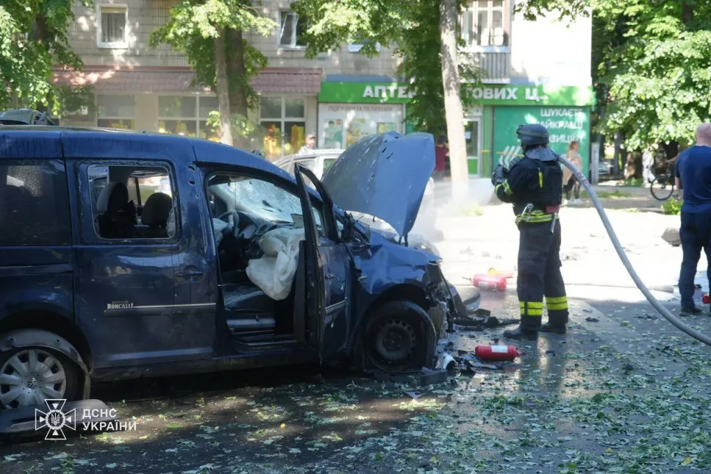 Росіяни вдарили по центру Сум,Суми під ударом,зеленський,дснс Росіяни вдарили по центру Сум Суми під ударом