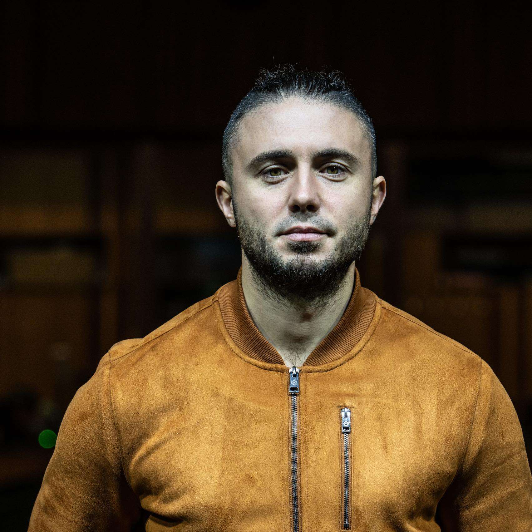 Тополя відповів Безуглій, яка назвала знищення його квартири ракетою “кармою”