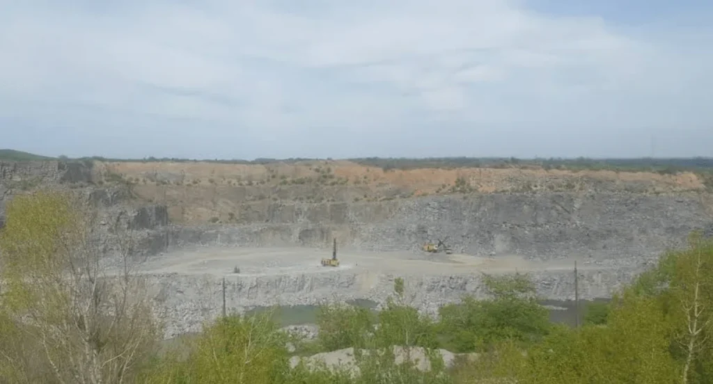 окупанти,Трудівський кар'єр,Запорізька область,супутникові знімки,окуповані території окупанти Трудівський кар’єр