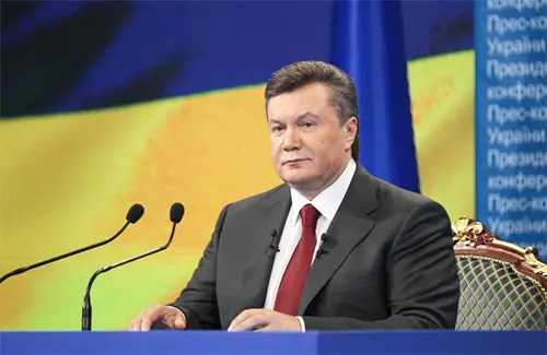 Як виглядає могила брата Януковича, який помер у дитинстві, та його матері (фото)