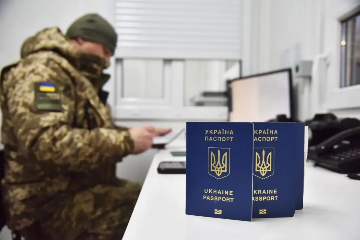 Обмеження на виїзд за кордон для чоловіків віком до 24 років можуть зняти