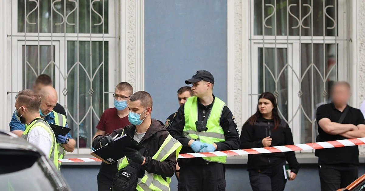 У Житомирі чоловік застрелив колишню дружину на вулиці, а потім наклав на себе руки (фото) ➤ Prozoro.net.ua