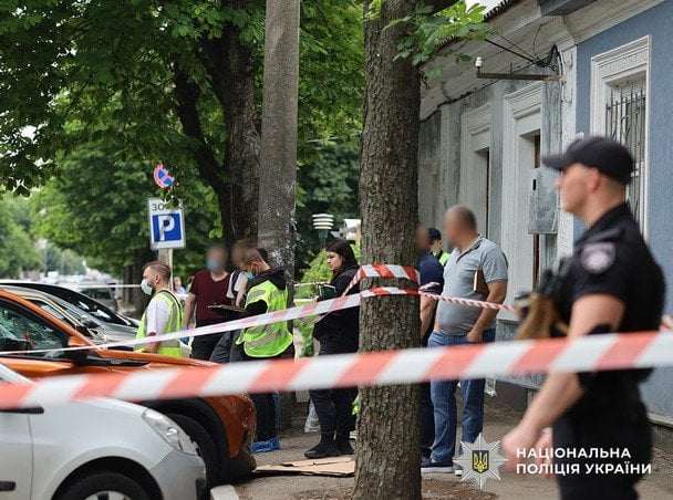 Житомирі,чоловік застрелив колишню дружину,вбивство в житомирі,поліція Житомирської області Житомирі У Житомирі чоловік вистрілив у колишню дружину - потім сам застрелився