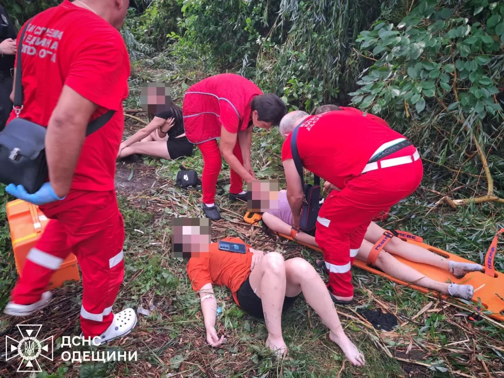 Трагедія,Падіння дерева на намет,Балта Подільського району Одеської області Трагедія Падіння дерева на намет