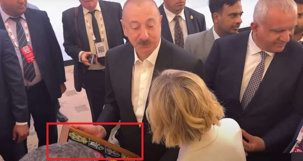 Ільхам Алієв,Алієв і шеврони,Реакція росіян на слова Алієва,Олена Курбанова Ільхам Алієв Алієв і шеврони