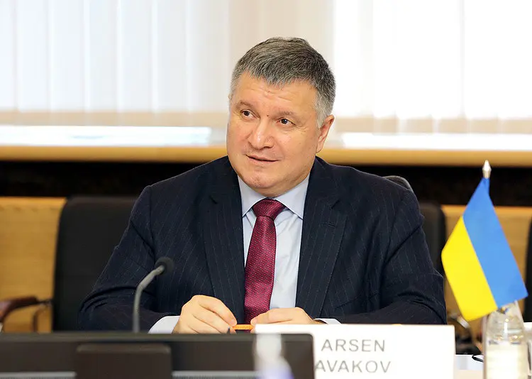 Заробляла більше за чоловіка, але залишалась у тіні: що відомо про дружину Арсена Авакова