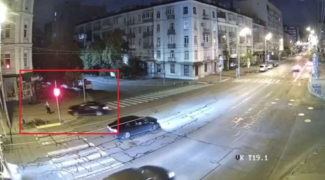 Працівник прокуратури у Києві збив на переході жінку: померла в лікарні ➤ Prozoro.net.ua