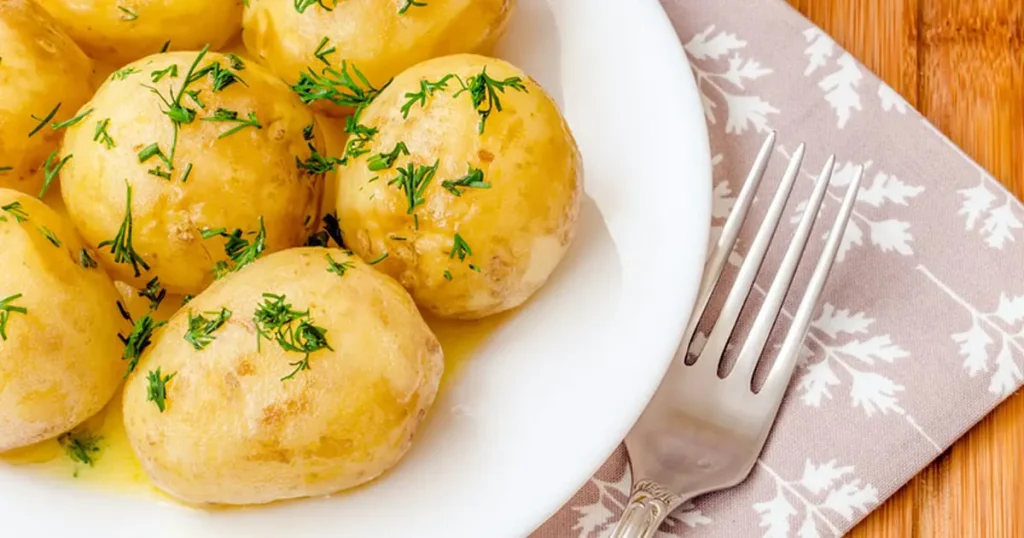 картопля,варена картопля,кулінарні секрети,як приготувати картоплю картопля молода картопля