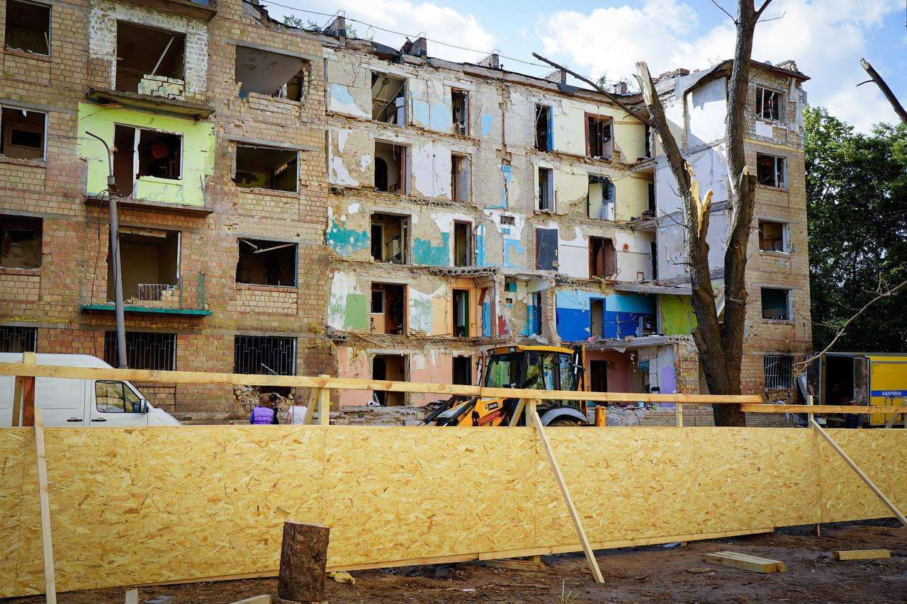 Як врятуватися від вибухової хвилі під час атак шахедів: покрокова інструкція