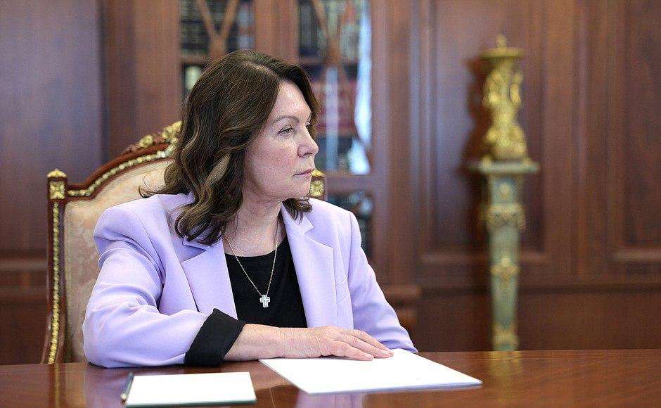 однокурсниця Путіна,Ірина Подносова,голова Верховного суду Росії Ірина Подносова однокурсниця Путіна Ірина Подносова