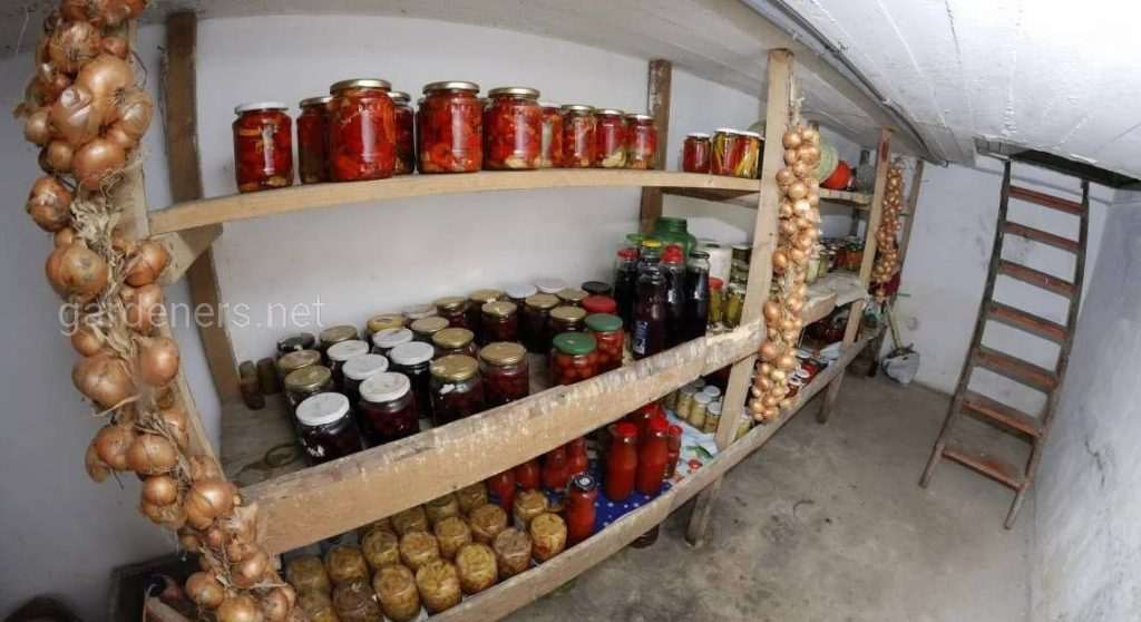 сирість,Як прибрати вологу у підвалі,Оптимізація зовнішнього дренажу,Контроль вологості в приміщенні,Вентиляція та ізоляція труб сирість Вентиляція та ізоляція труб