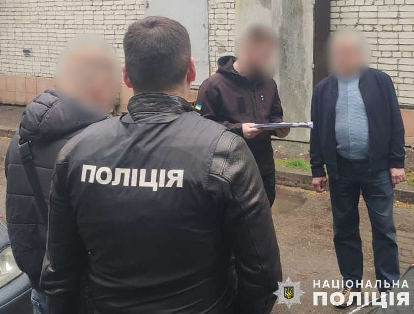 Журналісти дізналися про “елітне життя” родичок полковника Нацполіції 