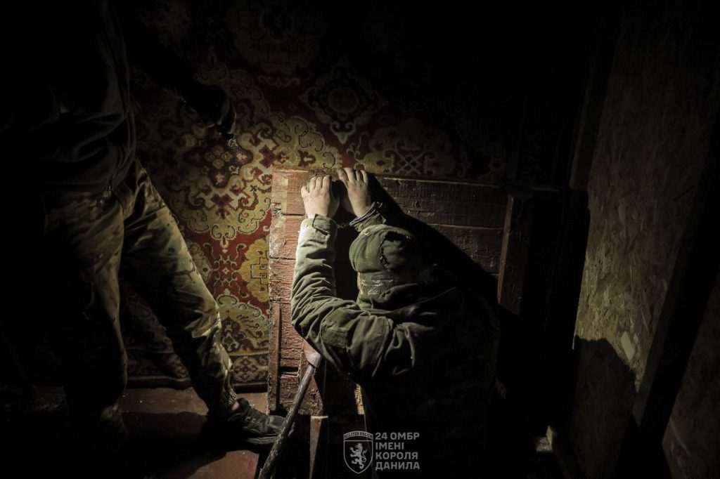 Бійці ЗСУ,Полонені десантники 98-ї дивізії РФ,24 омбр короля данила,Полон Бійці ЗСУ Полонені десантники 98-ї дивізії РФ