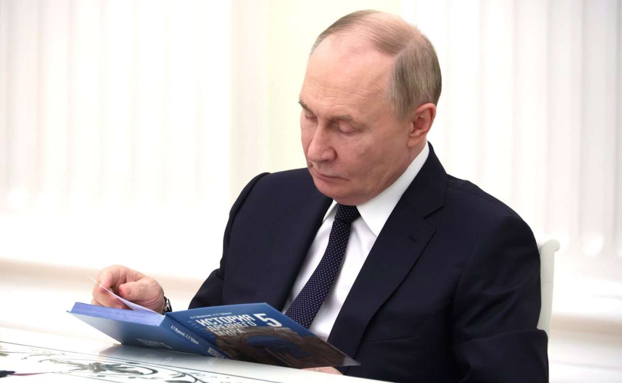 У Путіна зробили заяву про меморандуми України і Росії