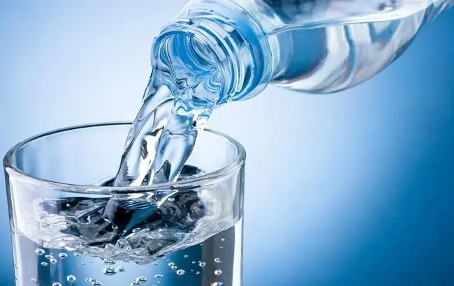 Дев’ятирічний хлопчик вже 5 років не п’є воду