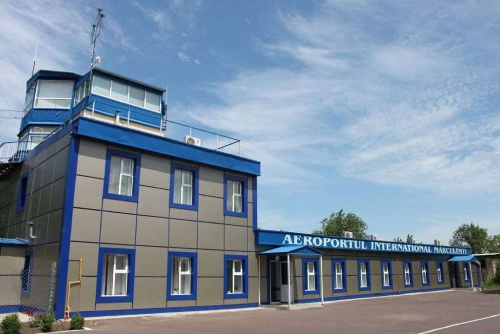 Українські літаки в аеропорту Маркулешти