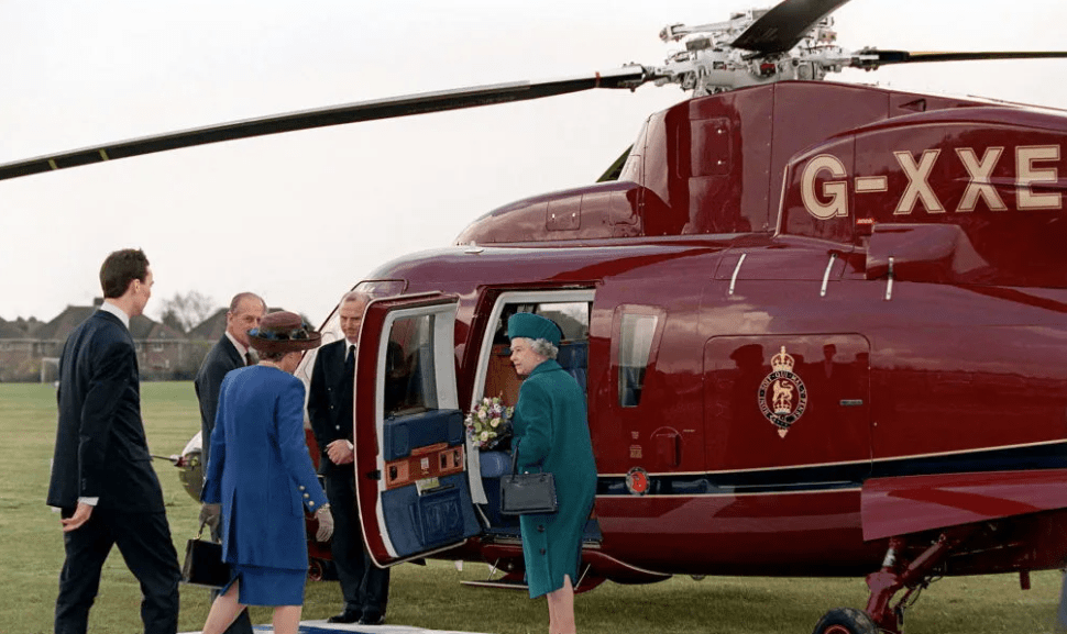 Чарльз,Єлизавета ІІ,Чарльз ІІІ,Велика Британія,гелікоптер Sikorsky S-76C Чарльз,Єлизавета ІІ,Чарльз ІІІ,Велика Британія,гелікоптер Sikorsky S-76C