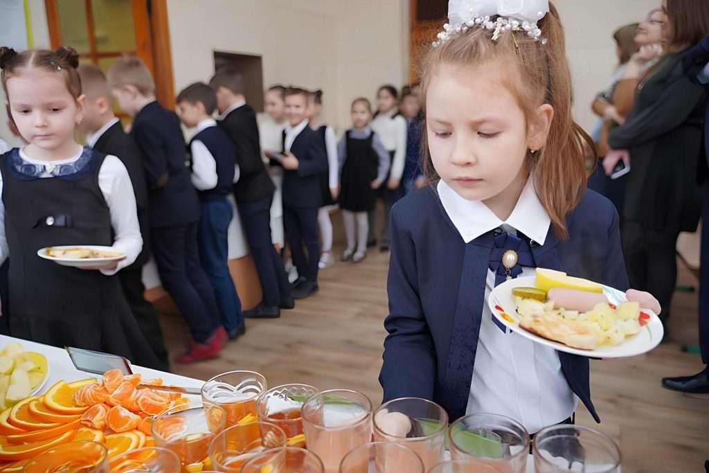 Уряд,харчування дітей у школах,Безплатне харчування у школах Уряд Безплатне харчування у школах