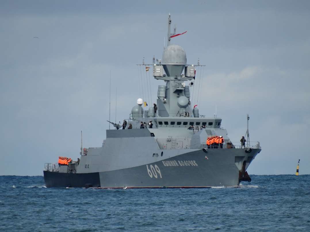 Бійці ГУР знищили корабель РФ — носій “Калібрів” в Азовському морі (відео) ➤ Prozoro.net.ua