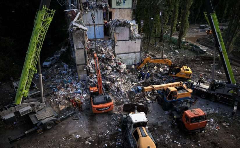 Рятувальники розібрали завали будинку в Києві: Зеленський назвав кількість жертв  ➤ Prozoro.net.ua