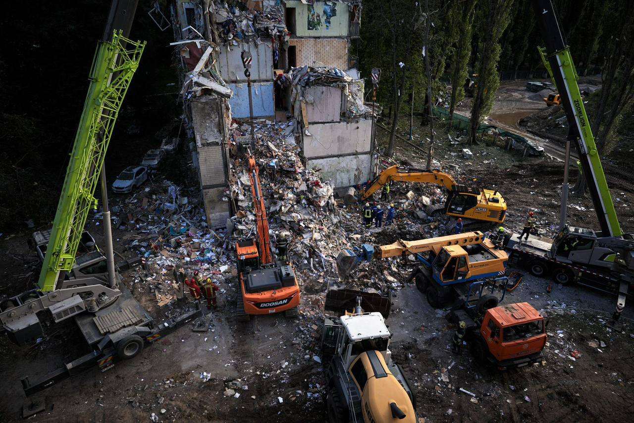 Рятувальники розібрали завали будинку в Києві: Зеленський назвав кількість жертв ➤ Prozoro.net.ua