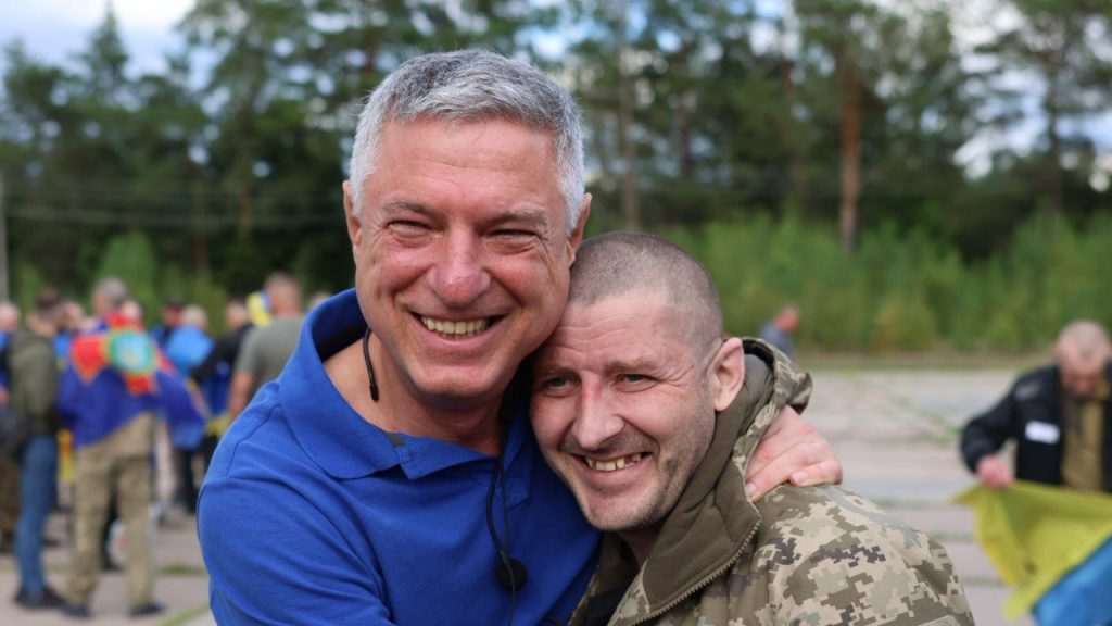 Обмін полоненими,День Незалежності,Хто повернувся з полону 24 серпня,Звільнення з полону цивільних,Допомога після повернення з полону Обмін полоненими Допомога після повернення з полону
