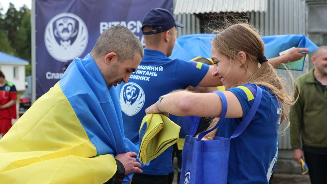 Обмін полоненими: у День Незалежності додому повернулися 146 українців (фото)