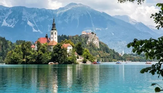 Українка назвала ідеальну країну Європи для переїзду