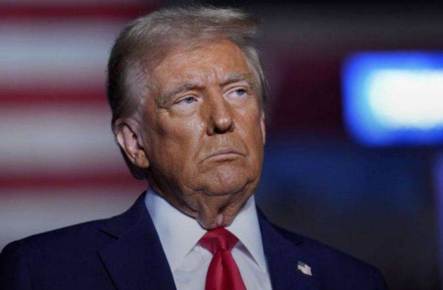 Трамп натякнув на “цікаві часи” та знову говорив про Україну