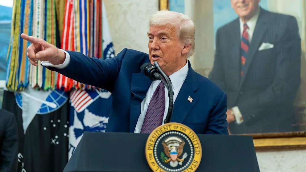 Трамп закликав Путіна зустрітися із Зеленським і “бути реалістом” – ЗМІ