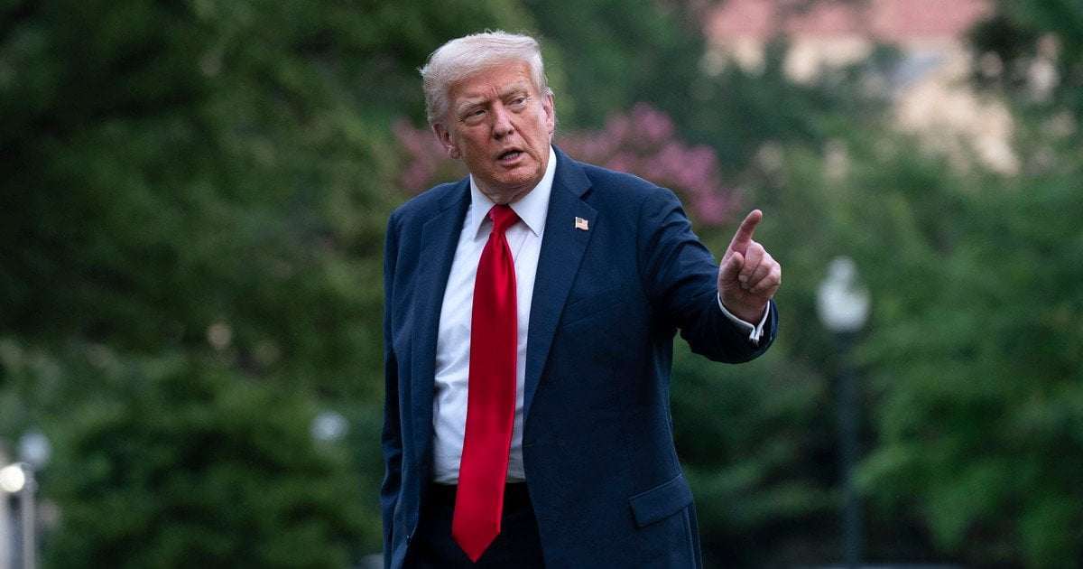 Трамп запровадив нові мита на імпорт для 69 торгівельних партнерів