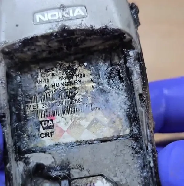 Телефон Nokia 1100