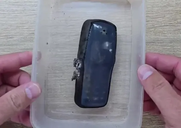 Телефон Nokia 1100