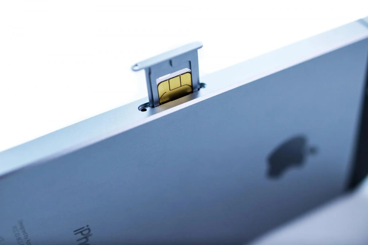 Apple відмовляється від SIM-карт у нових iPhone ➤ Prozoro.net.ua
