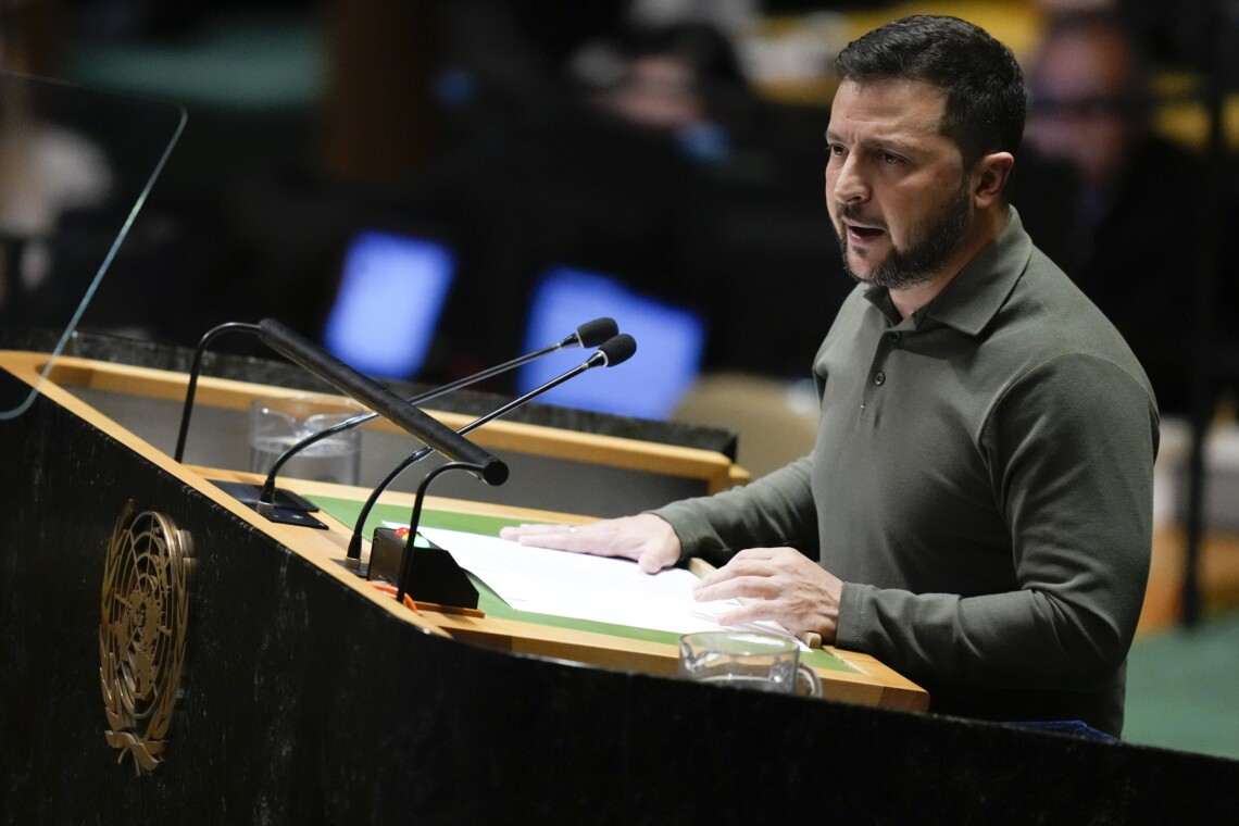 Опитування показало, скільки українців довіряють Зеленському  