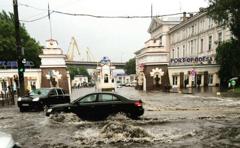 Одеса перетворилася на смітник після зливи (фото) ➤ Prozoro.net.ua