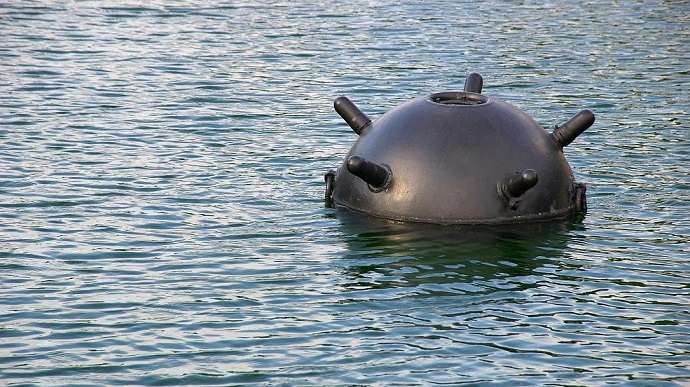 Міни в морі