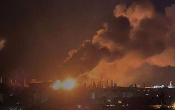 Вибухи у Волгограді: ЗМІ повідомляють про влучання в НПЗ
