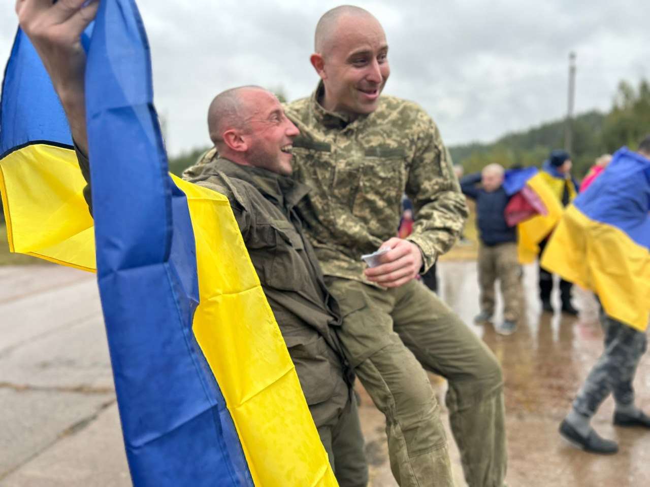 Обмін полоненими 2 жовтня: 205 українців повернулися додому
