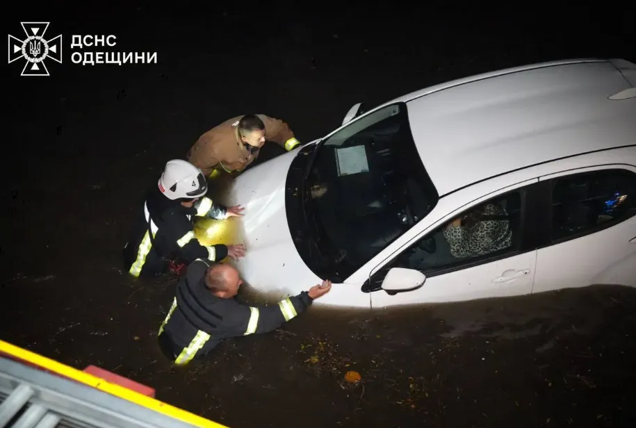 Одесі,укрзалізниця,непогода в Одесі,жертви в Одесі Одесі,укрзалізниця,непогода в Одесі,жертви в Одесі