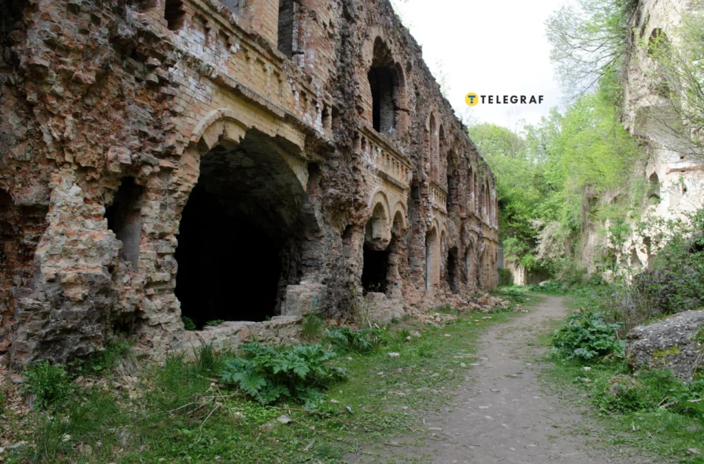 Тараканівський форт,Дубно,Рівненська область,замки України Тараканівський форт Тараканівський форт,Дубно,Рівненська область,замки України Тараканівський форт,Дубно,Рівненська область,замки України